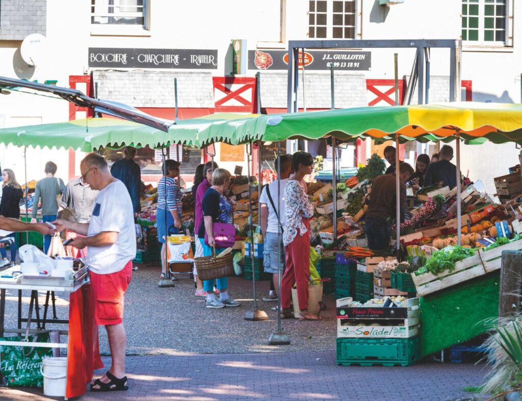 marché-la-chapelle-des-fougertz-eugene-choux