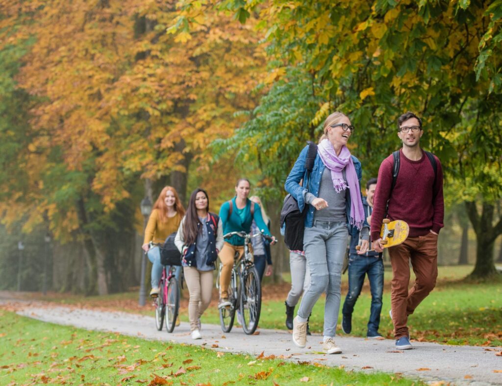 visuel_jeunes_marche_parc_etudiants_rennes_logements